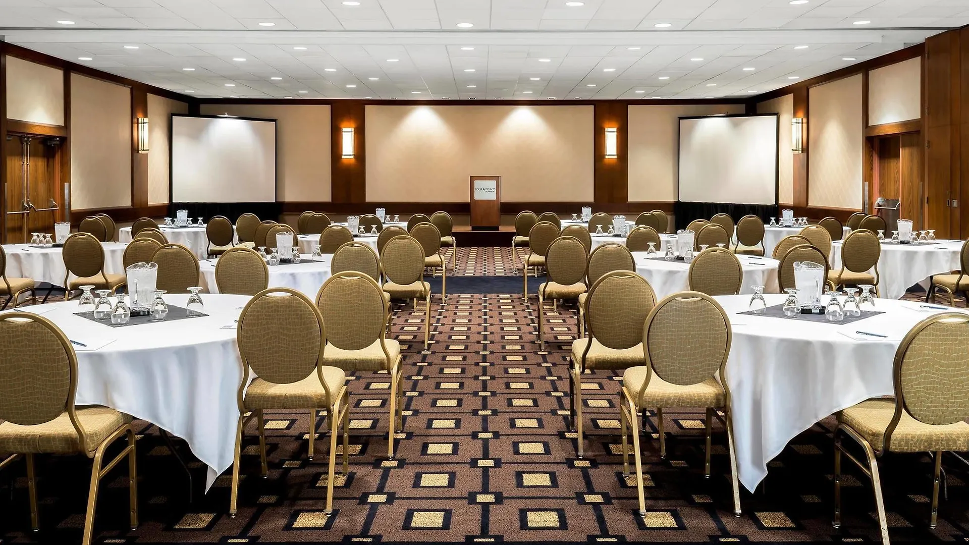 Four Points By Sheraton Toronto Airport Mississauga 3*,  Canada